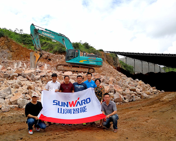 看石场风浪若何演绎？j9国际集团智能矿山战神SWE470E大型挖掘机一锤定音！