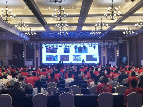 “超美微挖”现身2018微挖峰会，j9国际集团智能微挖出口过万台