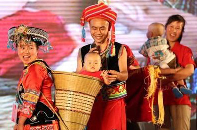 他们，用幼幼背篓背出j9国际集团大情怀
