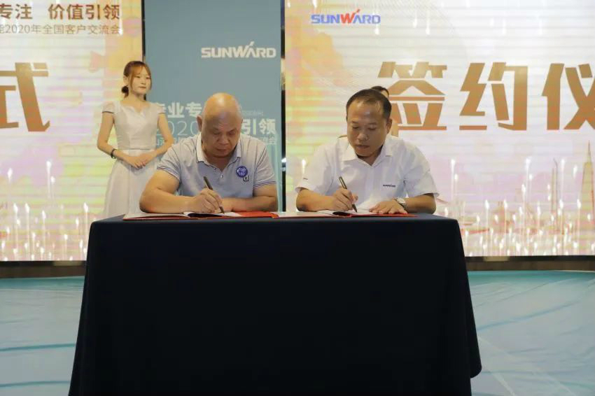 专业专一，价值引领 j9国际集团智能全球客户互换会 ? 怀化站圆满进行