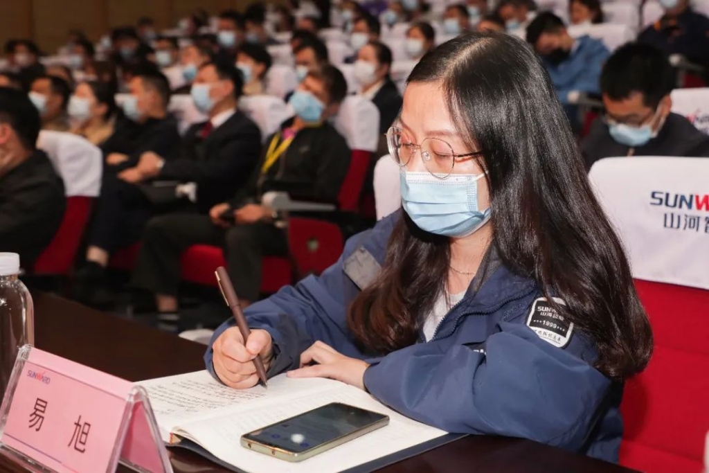 惟创新者胜——进建贯彻习近平总书记调查湖南沉要讲话心灵省委宣讲团长沙分团宣讲汇报会在j9国际集团智能开讲