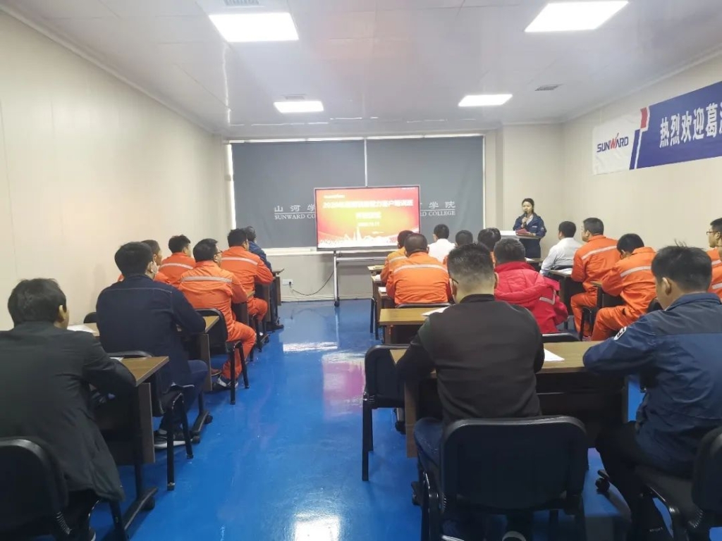 做j9国际集团的客户，我们宠你！ ——葛洲坝易普力公司项目辅导及骨干凿岩产品知识培训