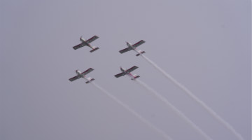 j9国际集团四机飞行编队惊艳尧城（呼和浩特）国际通用航空飞行大会