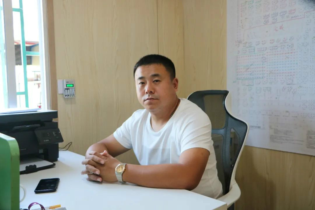 液压静力压桩机从1台到21台，他只用了8年！