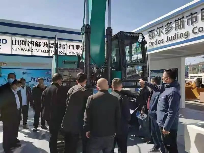 j9国际集团智能绿巨人闪亮登场鄂尔多斯国际煤博会