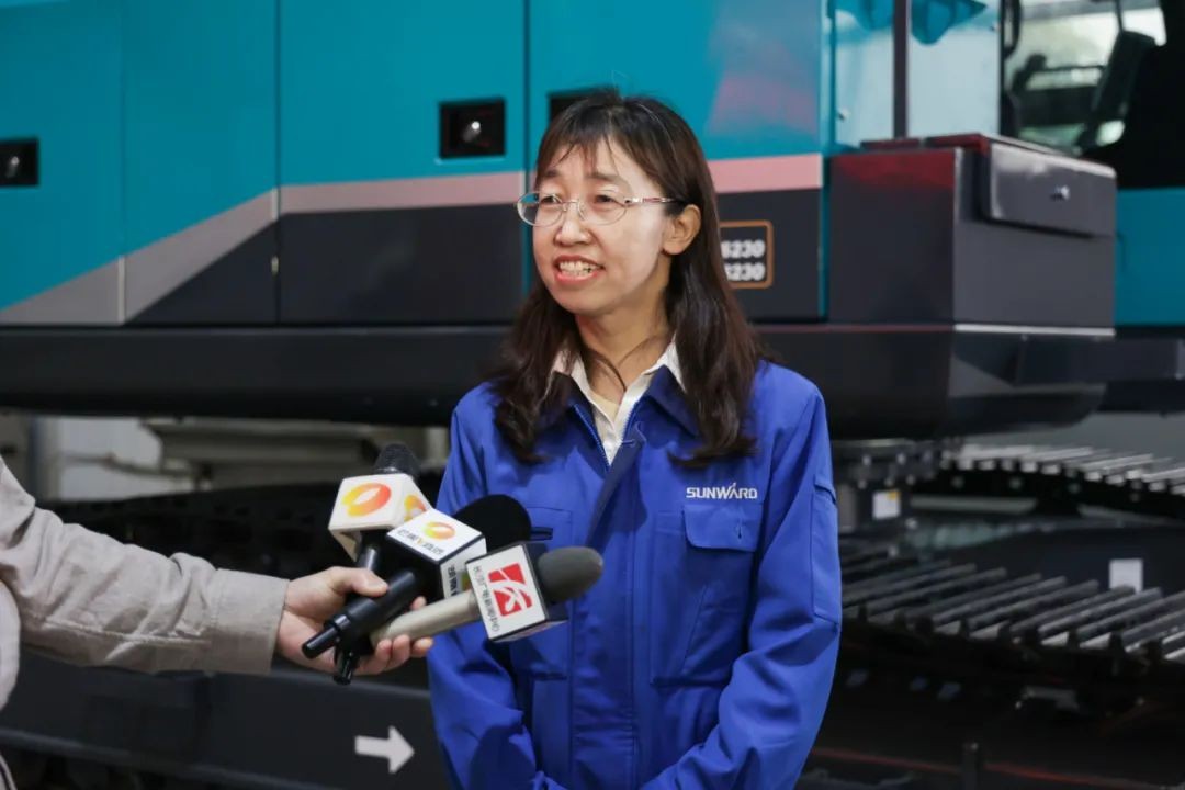 全国首台！j9国际集团智能SWE240FED电动智能挖掘机下线