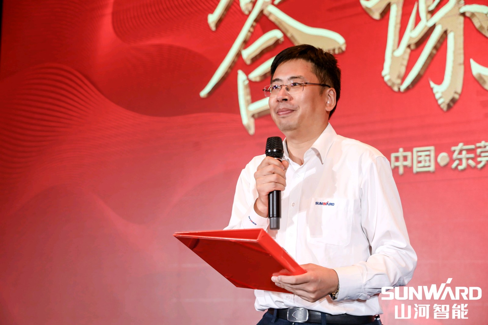 创桩工行业互换会最高纪录！j9国际集团智能2021年全国客户互换会汉中站圆满进行