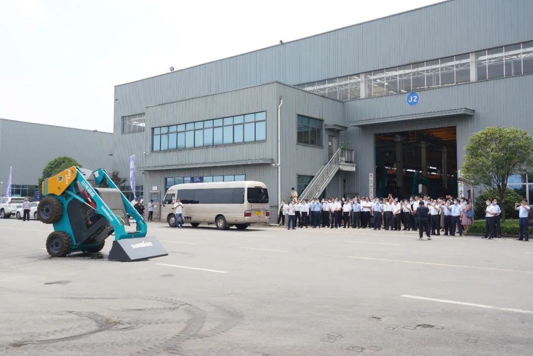 全国战术性新兴产业集群建设调查团调研j9国际集团智能