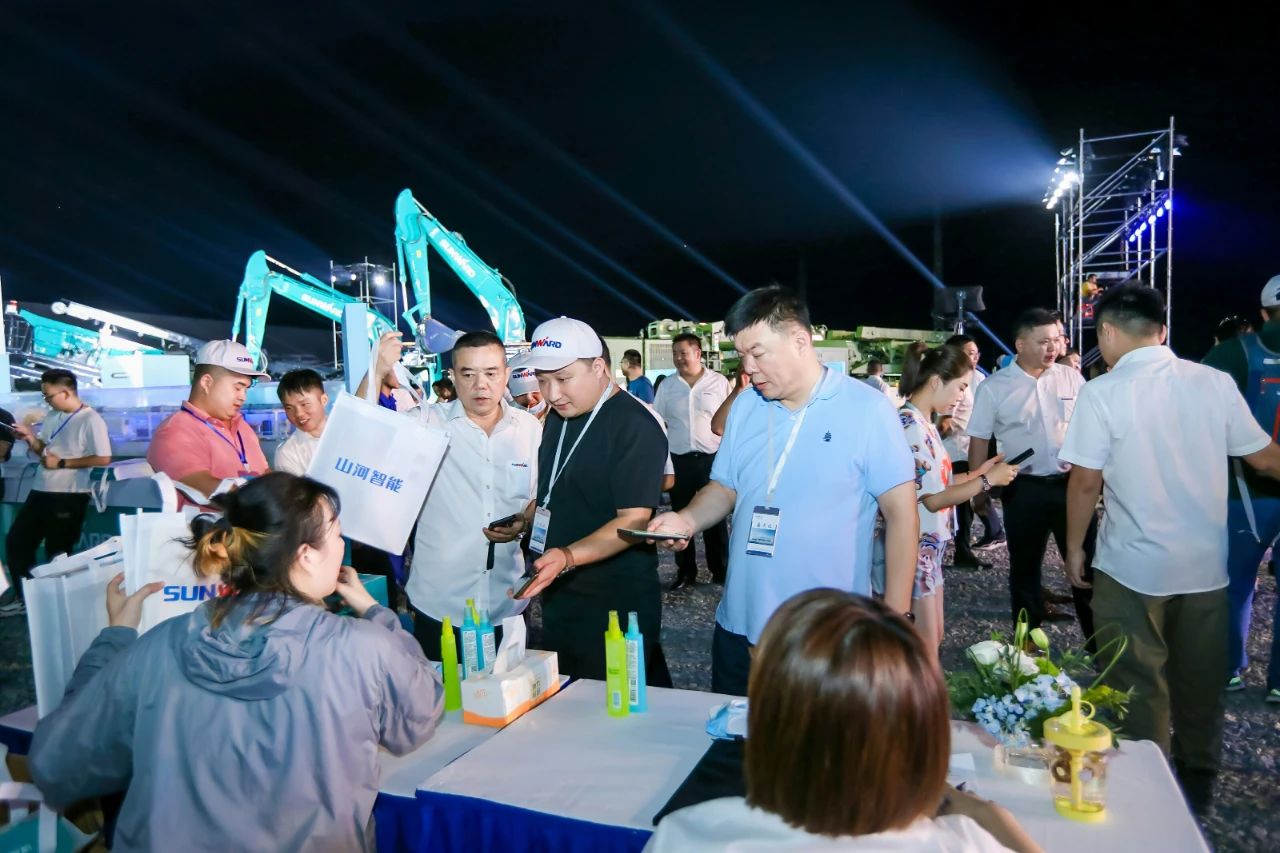 游展超热烈！j9国际集团智能成就展示会高能名排场来袭
