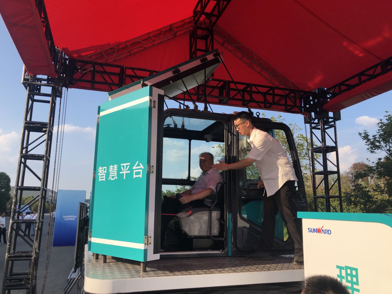 远程？+仿真培训！全球初创5G？胤抡媾嘌抵腔燮教ń艹隽料