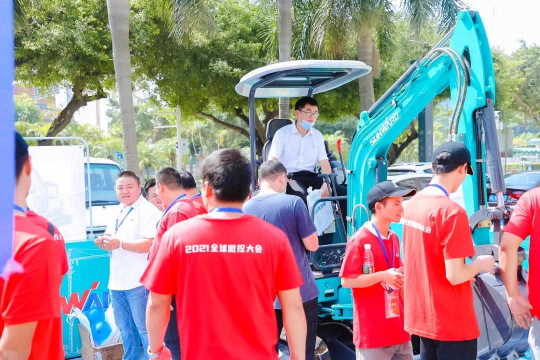 共享微挖新视界！j9国际集团智能微挖三大王牌产品齐聚2021全球微挖大会