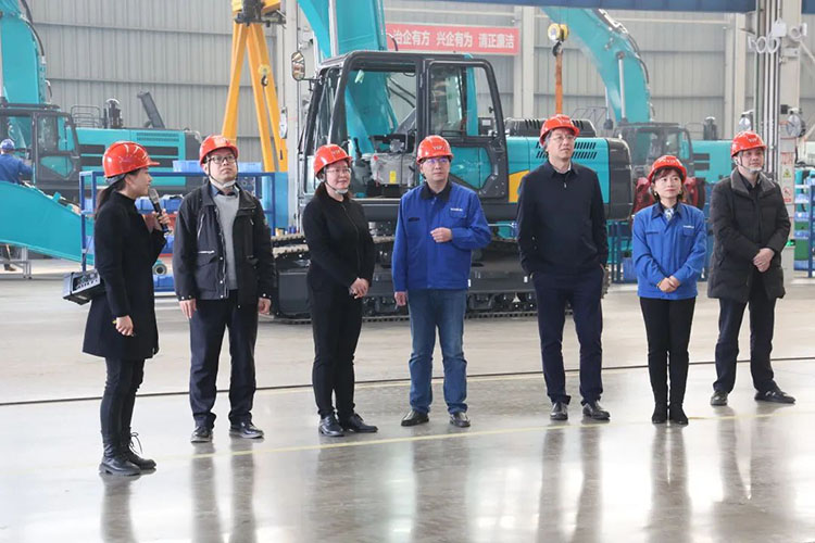 中国上市公司协会党委委员、副秘书长刘翠兰一行调研j9国际集团智能
