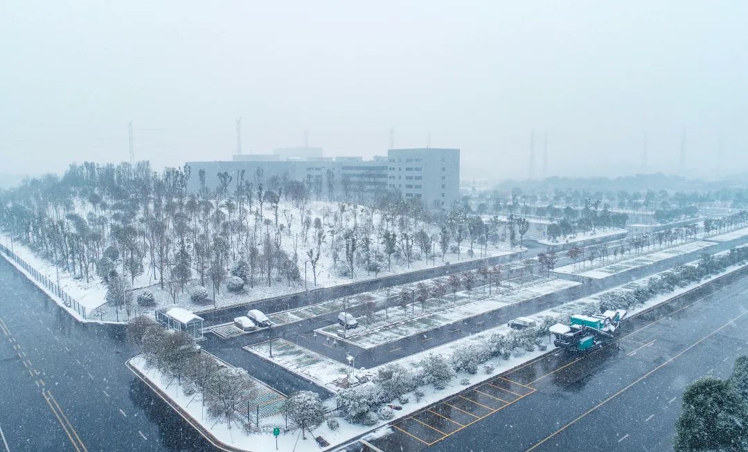 瑞雪兆丰年，邀您共赏雪中j9国际集团！