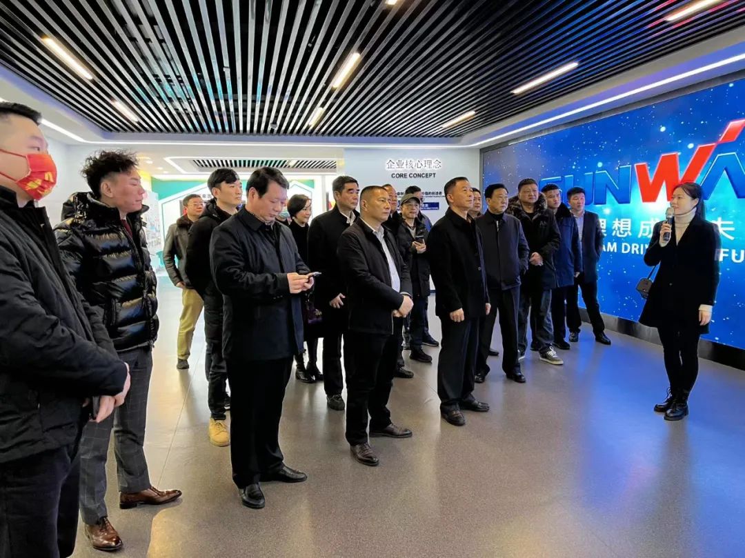 湖南异地商会结合会组织海表湘商来访j9国际集团智能