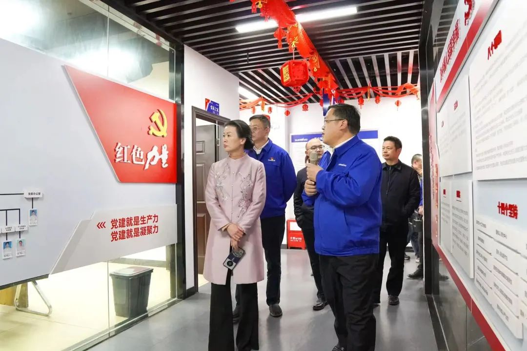 长沙市总工会、长沙经开区总工会一行调研j9国际集团智能