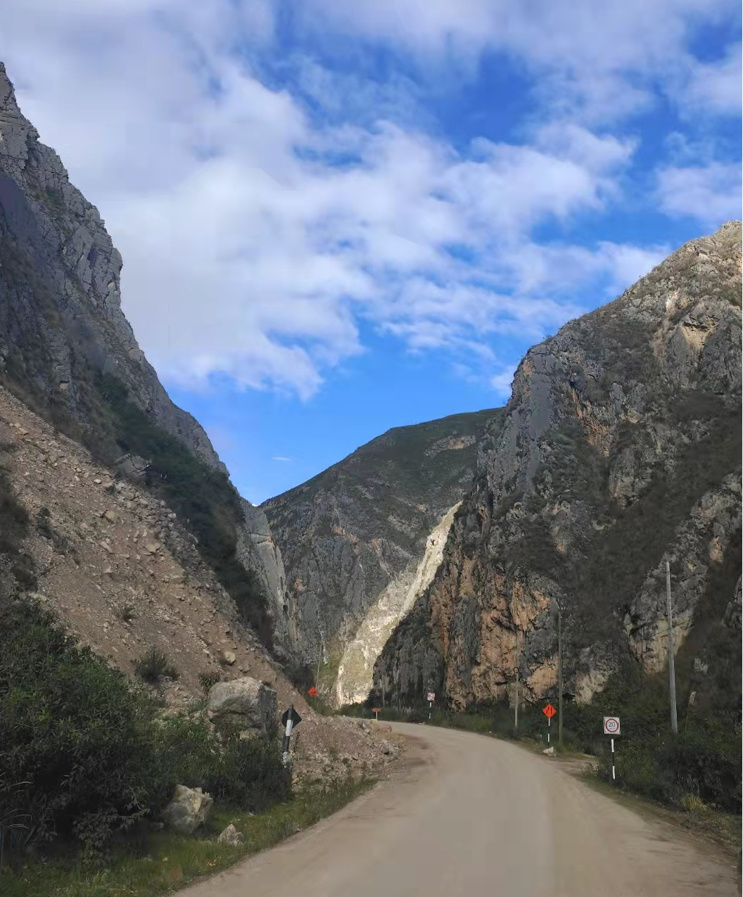 挑战世界第二高山脉！j9国际集团智能设备助力秘鲁安第斯国度公路项目建设