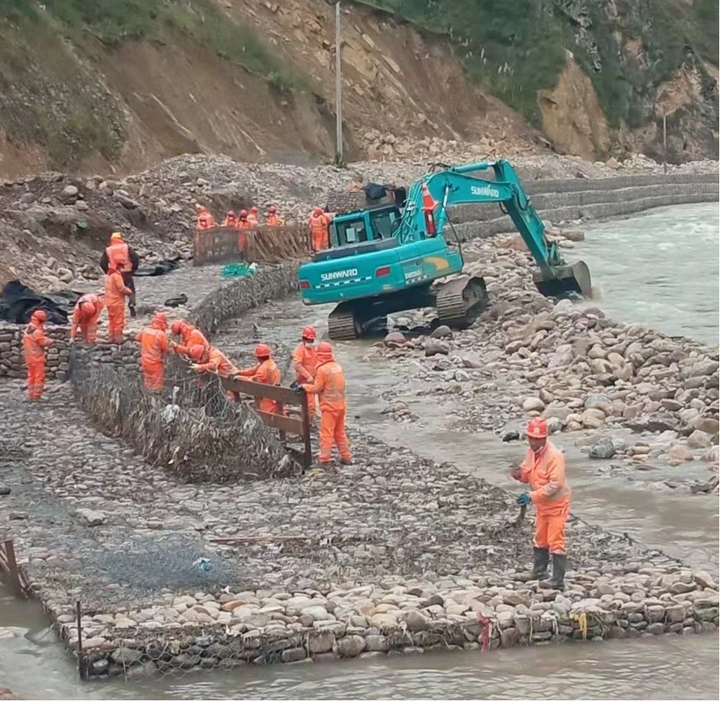 挑战世界第二高山脉！j9国际集团智能设备助力秘鲁安第斯国度公路项目建设