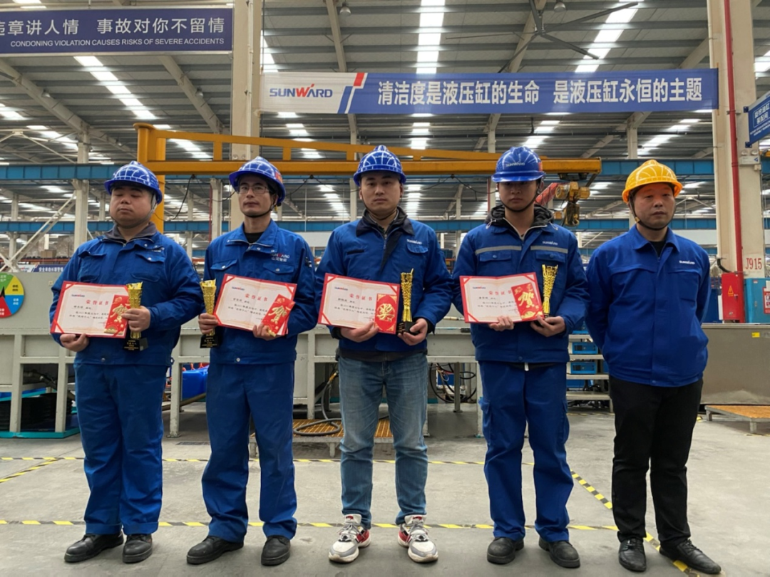 j9国际集团工匠 | “浪波”不言苦，甘为“人梯”承大沉