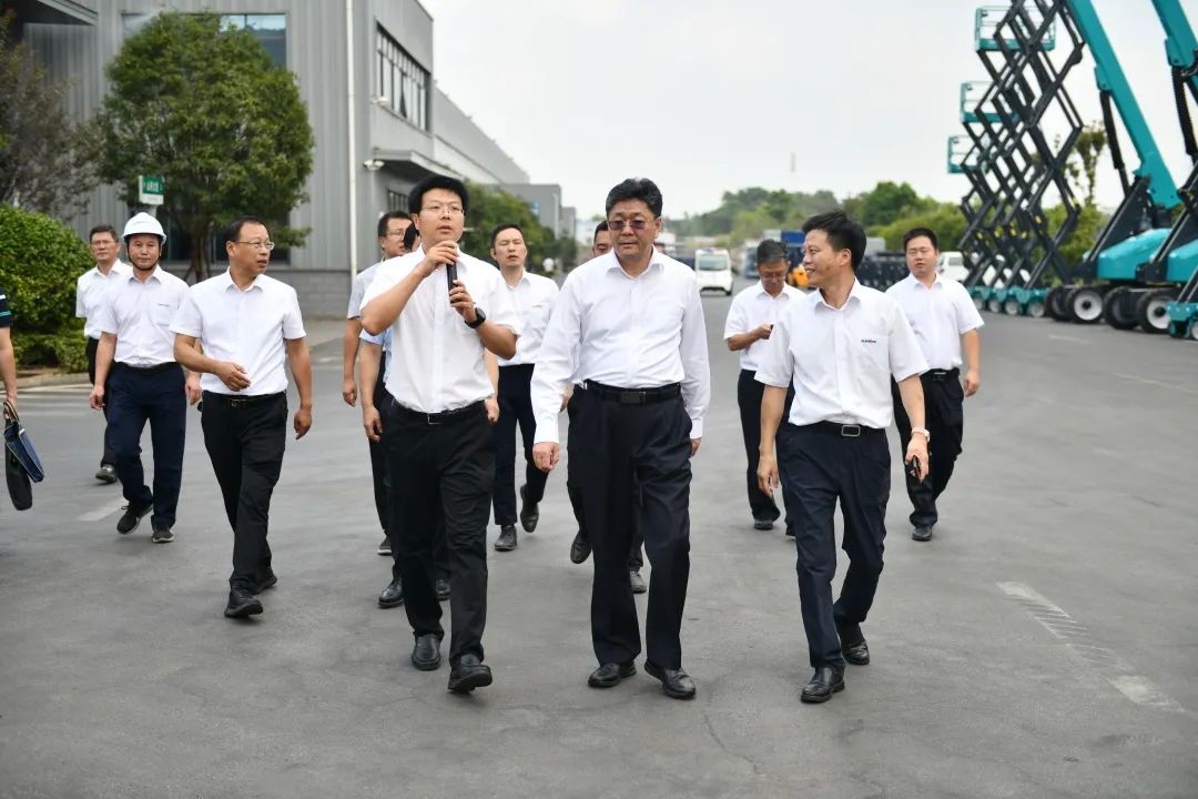 国度应急治理部郭治武局长一行调查j9国际集团智能无人化应急接济设备