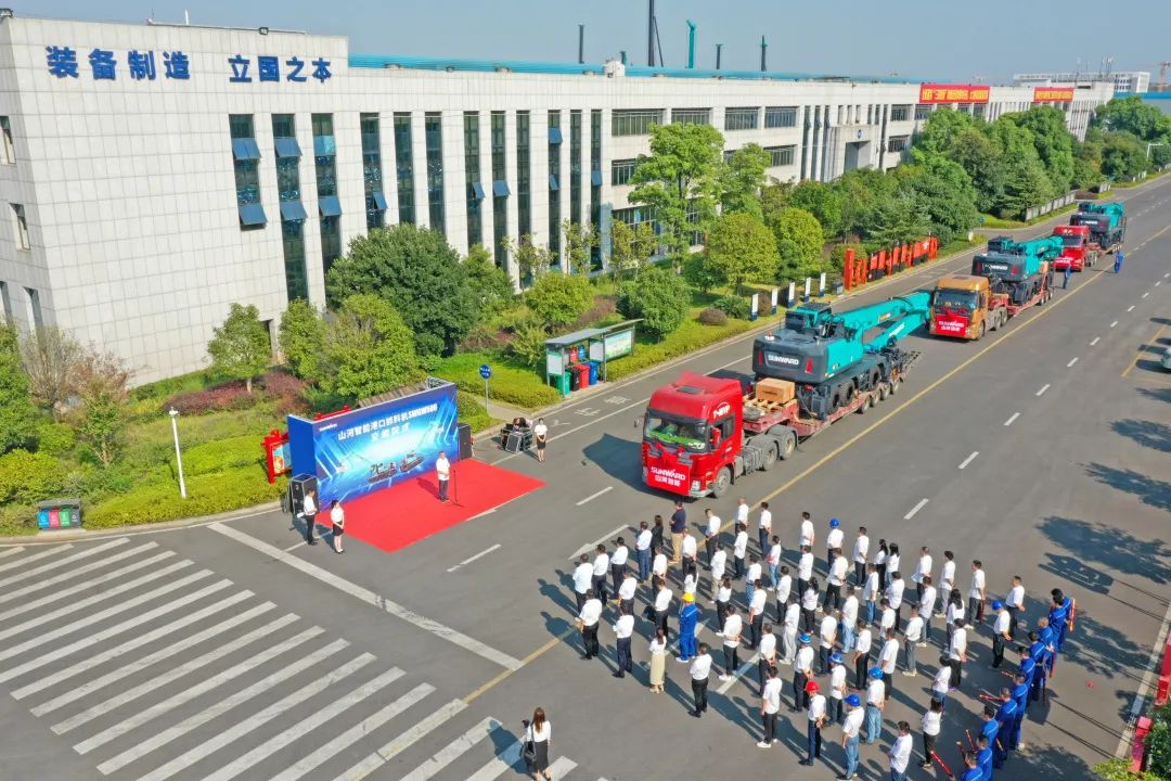 携手山东汇诚助力我国港口建设！j9国际集团智能港口抓料机成功批量交付