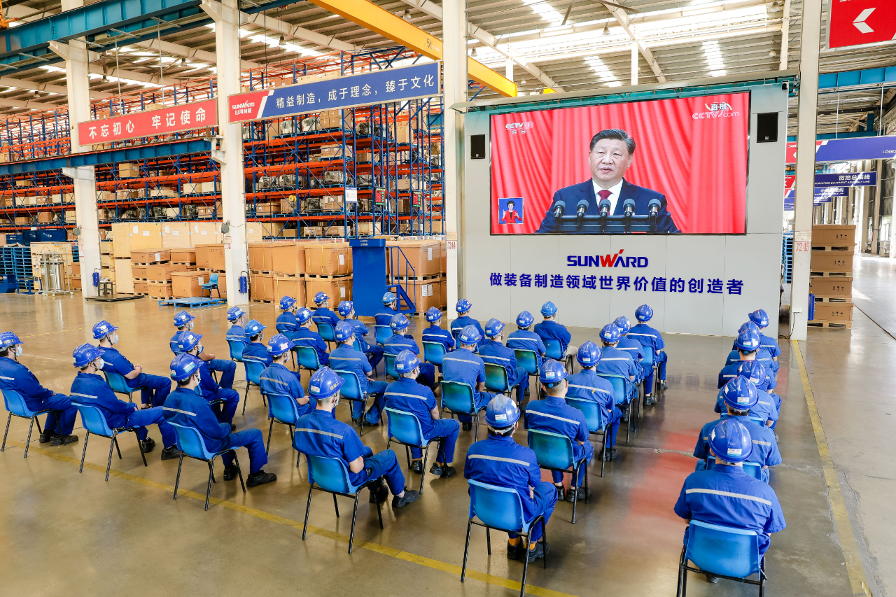 振奋人心！j9国际集团智能党员干部集中收看党的二十大开幕会盛况
