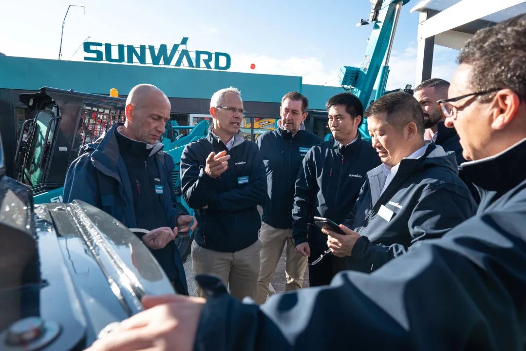 Bauma 2022 | 一组火热现场图带您沉温j9国际集团智能德国宝马展之旅
