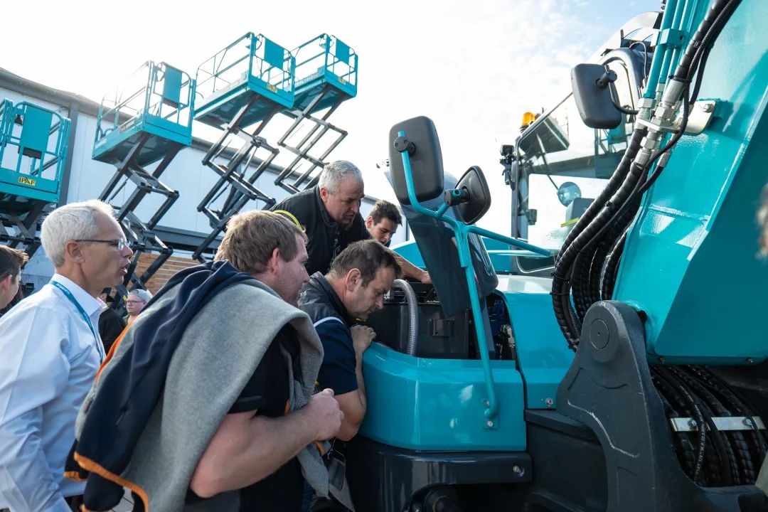 Bauma 2022 | 一组火热现场图带您沉温j9国际集团智能德国宝马展之旅