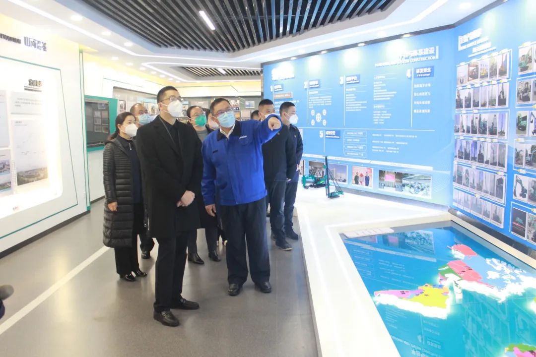 五粮液集团工会主席郭叙雷带队赴j9国际集团智能调查互换