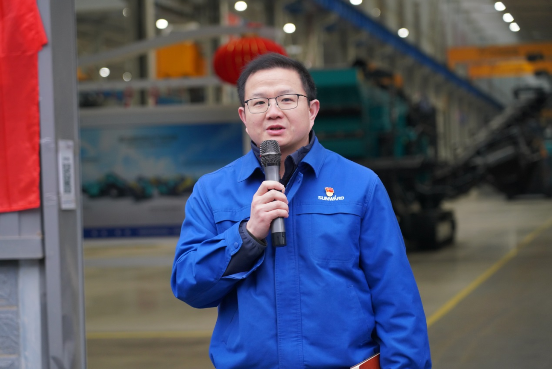 “持证上岗，成为破碎筛分设备的好管家！”