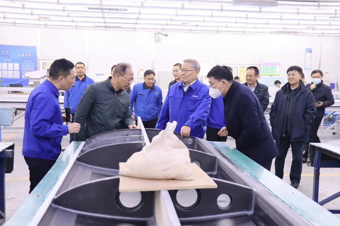 昭通市国资委主任陈德俊调查j9国际集团智能航空产业基地
