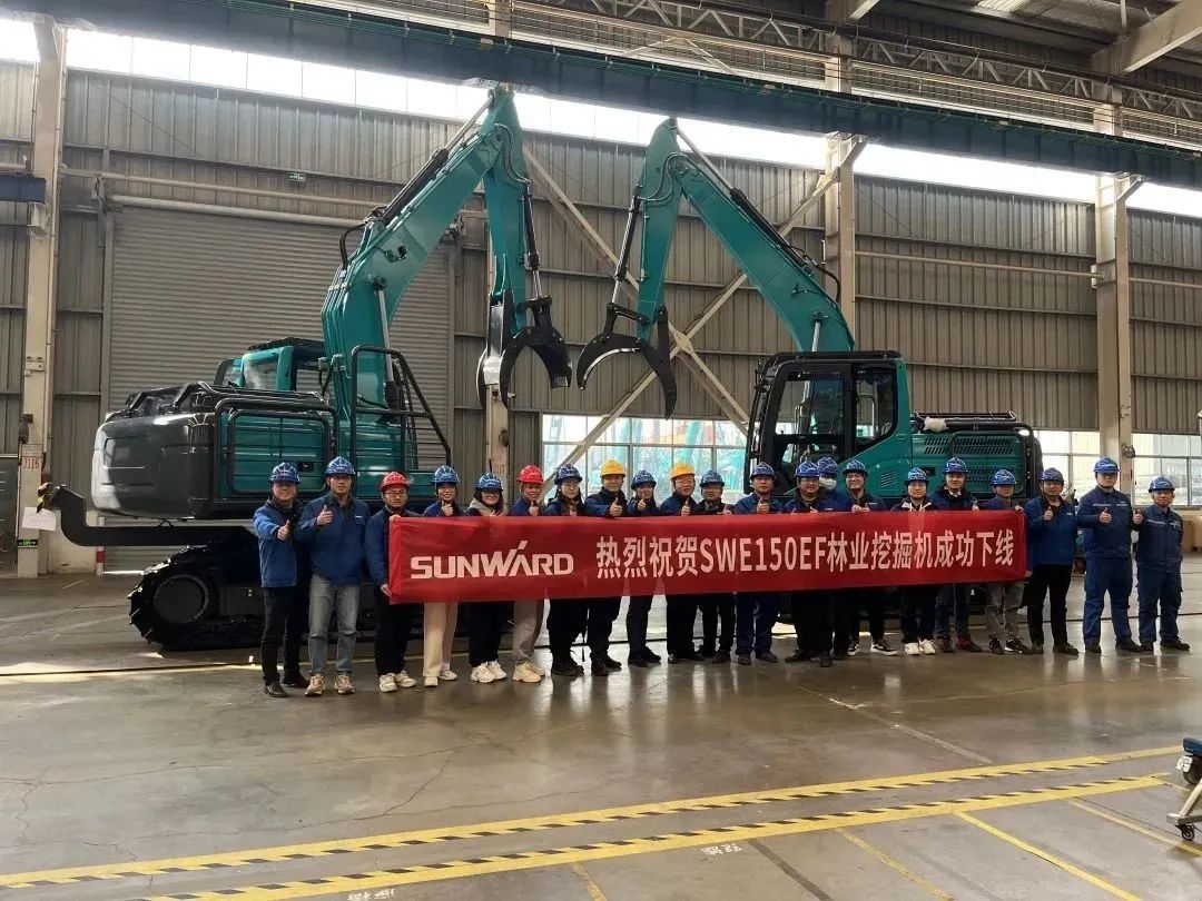 跋山涉水，称霸“武林”！j9国际集团智能首款中型林业挖掘机成功下线