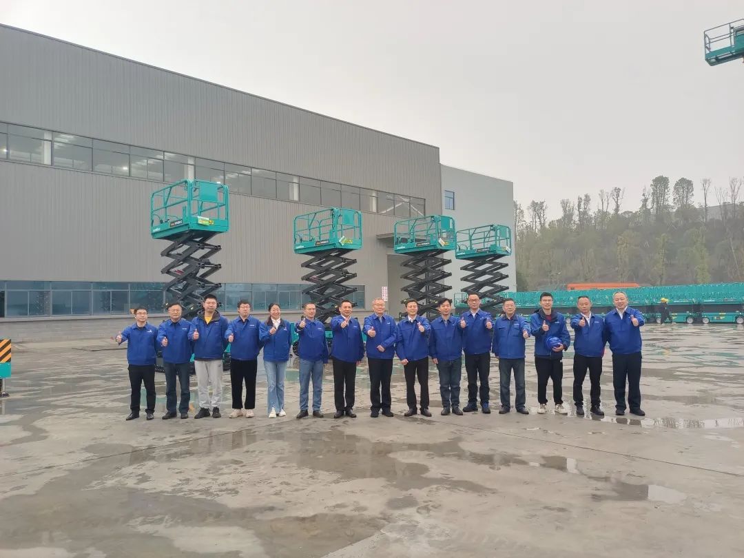 出厂即“前途”！j9国际集团智能首款履带剪叉式高空作业平台批量上市