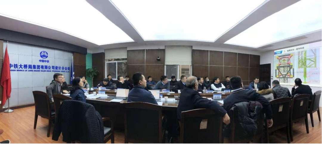 超等设备助建超等工程！j9国际集团智能超等旋挖钻机SWDM1280推介会成功进行