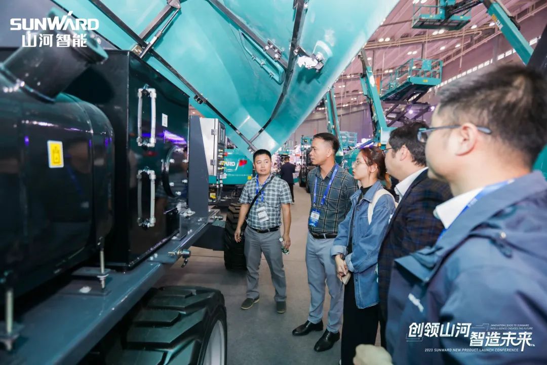 2023 CICEE | j9国际集团智能亮相2023长沙国际工程机械展！智能化、电动化产品站C位