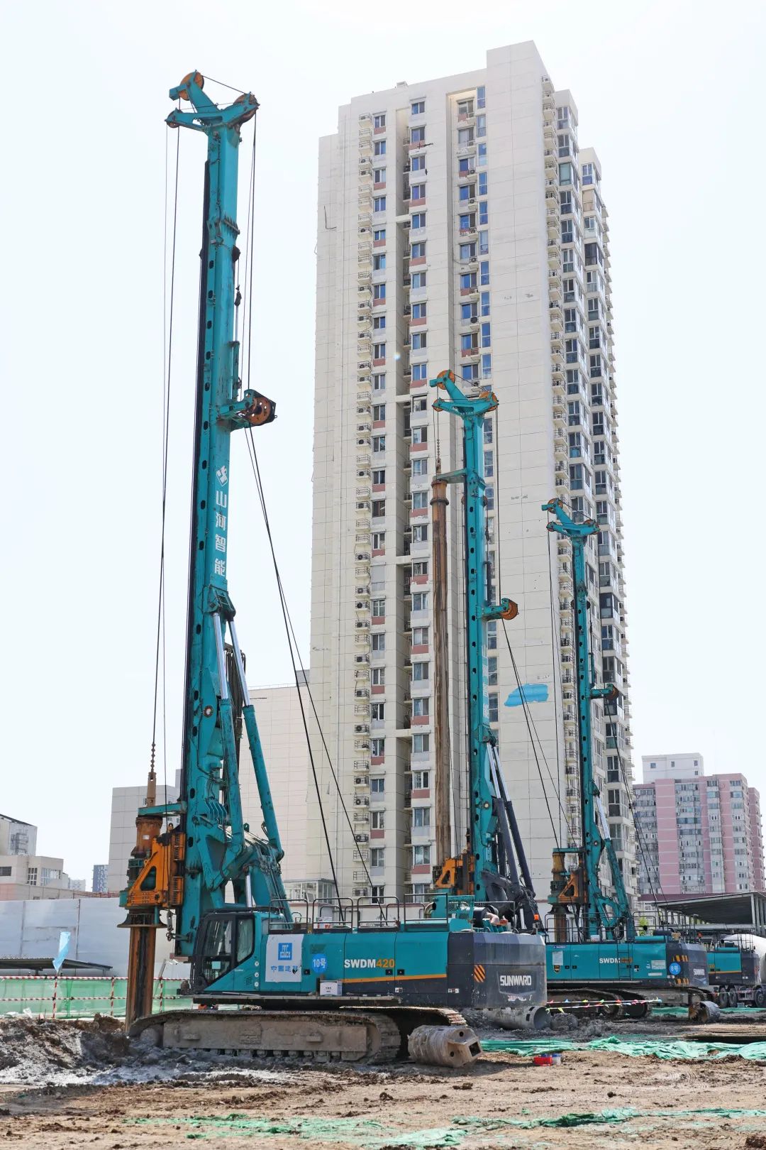 闪灼首都！j9国际集团智能旋挖钻机集群助力民生工程