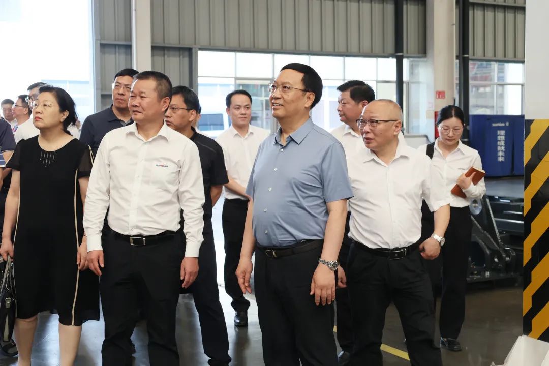 中宣部社科领域专家学者到j9国际集团智能调研高质量发展
