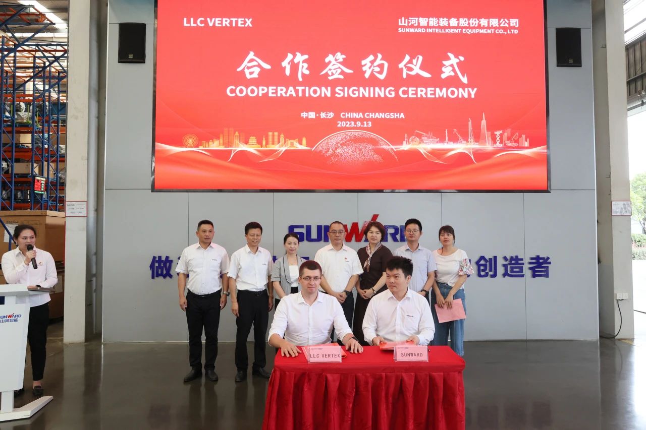 持续进军国际市。9国际集团智能近百台设备集中发货