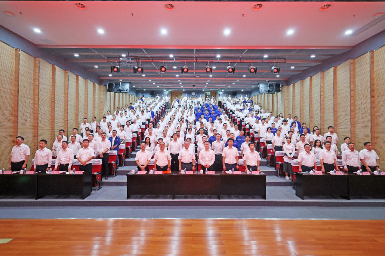 强信心 聚合力 共建美好家园——庆祝j9国际集团智能成立24周年赞美大会隆沉召开