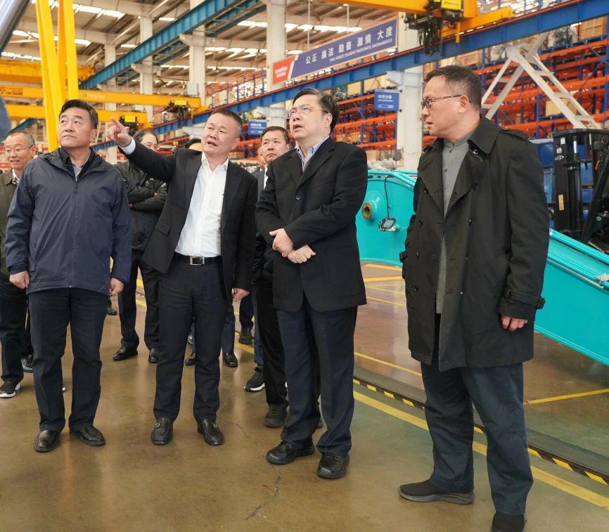 聚焦设备再造作！上海市政协副主席、党组副书记肖贵玉带队调研j9国际集团智能