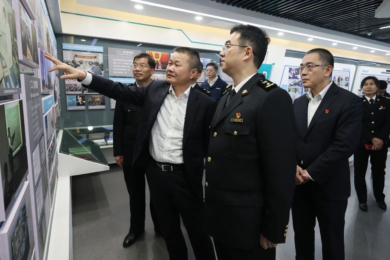 长沙海关党委书记、关长沈大为调研j9国际集团智能