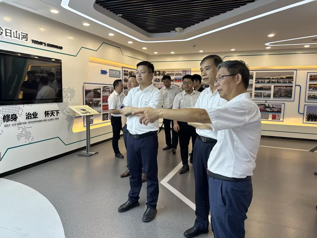 深入互换合作！昭通港李明忠副总经理率队莅临j9国际集团智能调查互换！