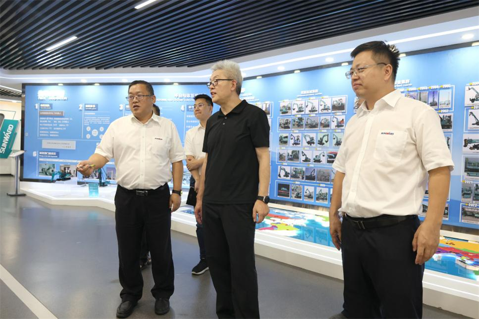 中国五矿工会主席、职工董事张晔到j9国际集团智能调研互换