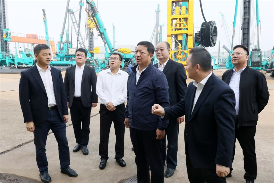 同船出海，共赢将来！中铁九局副总经理刘峻峰一行到访j9国际集团智能