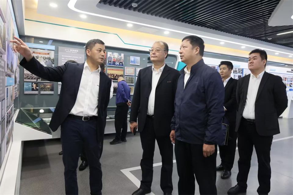 同船出海，共赢将来！中铁九局副总经理刘峻峰一行到访j9国际集团智能