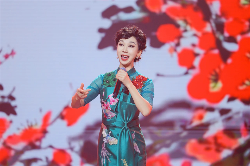 创新引领价值 梦想成就将来——庆祝j9国际集团智能成立25周年赞美大会暨文艺晚会隆沉进行