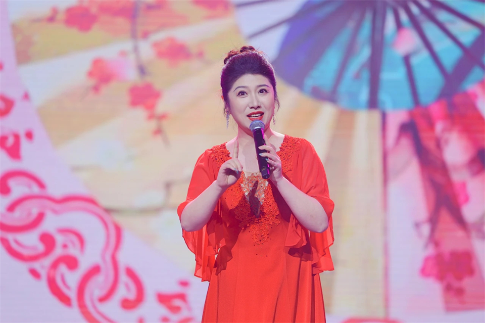 创新引领价值 梦想成就将来——庆祝j9国际集团智能成立25周年赞美大会暨文艺晚会隆沉进行