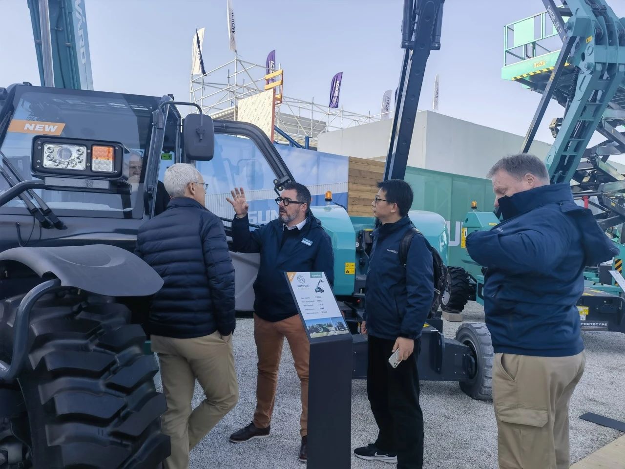 j9国际集团智能高空机械闪灼Bauma 2025！ 新能源技术与创新产品获全球瞩目