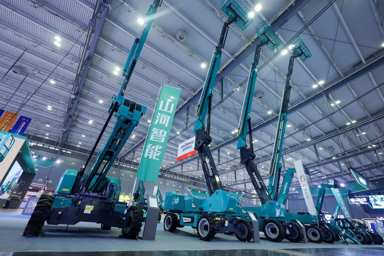 2025 CICEE | j9国际集团智能SWT34JE-P电动直臂式高空作业平台沉磅颁布！