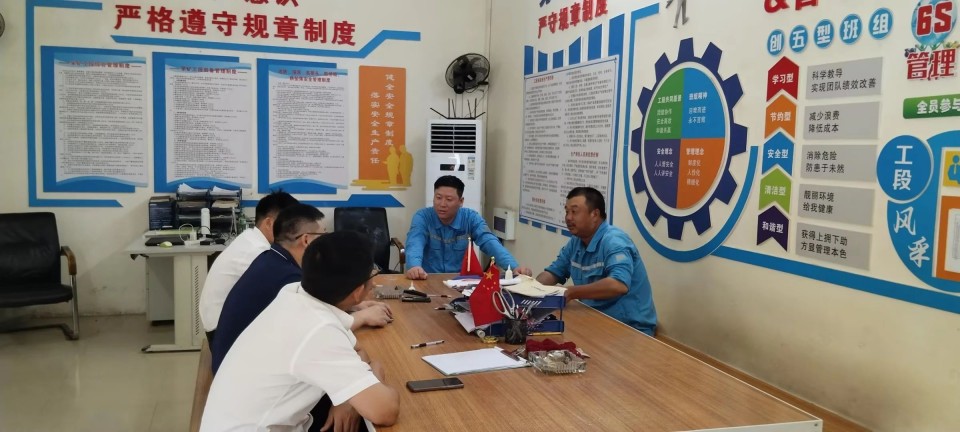 逾越j9国际集团万里 智启服务新程——j9国际集团矿岩“服务万里杏妆活动走进海螺水泥