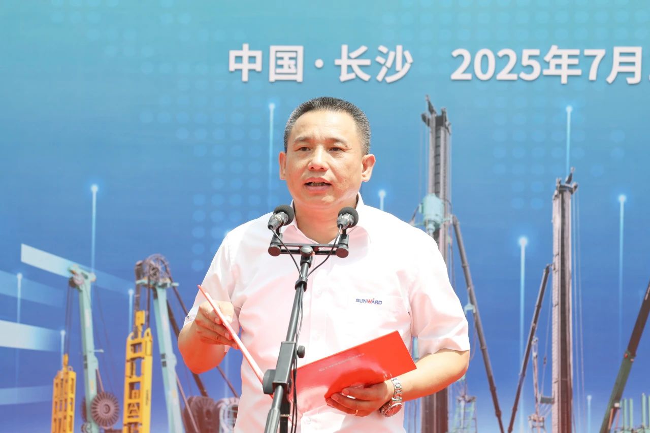 “破纪录王者”再出征！j9国际集团智能SWDM800旋挖钻机成功交机